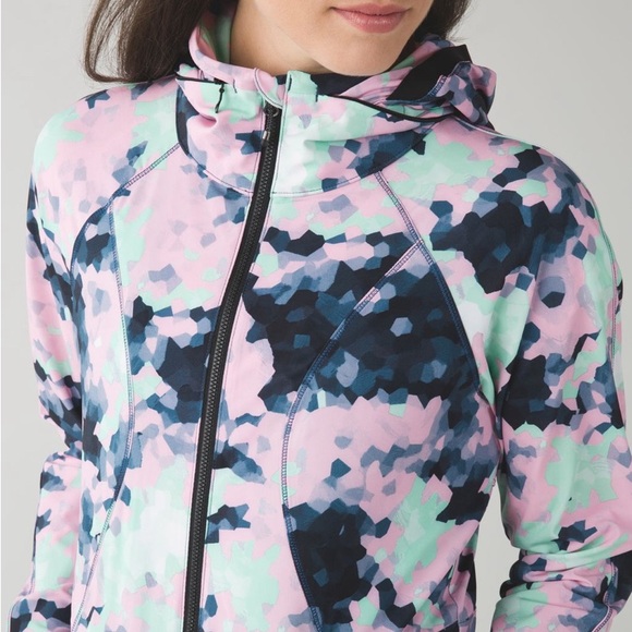 Lululemon Go the Distance Jacket in Clouded Dreams Multi - Picture 2 of 9